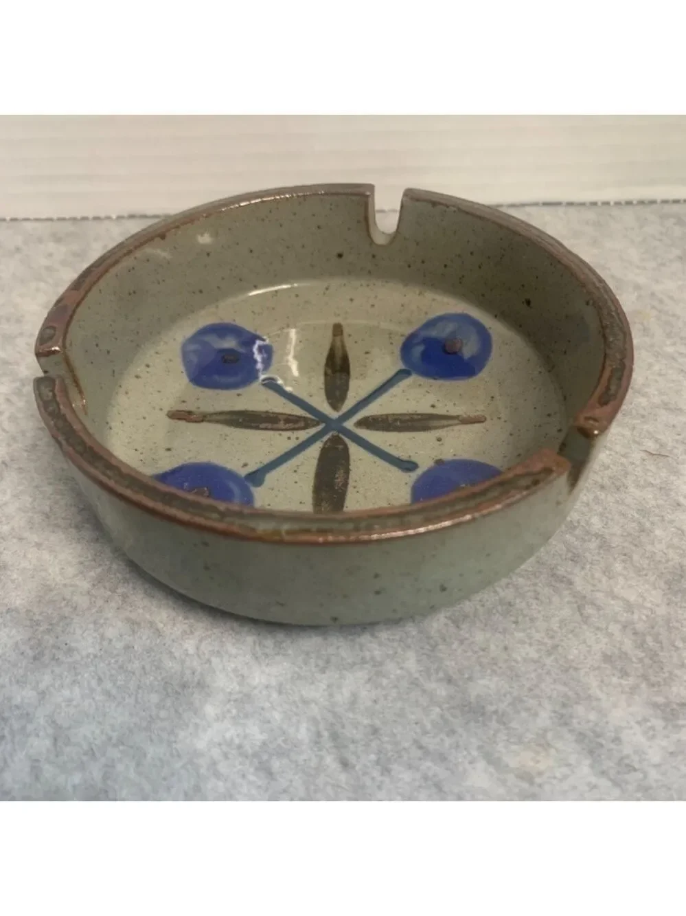 Vintage Handmade Glazed Stoneware Pottery Ashtray Floral Plant Garden Motif 10”.